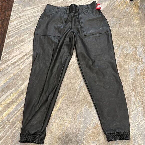 Spanx Womens Black Faux Leather Jogger Pants Athletic NWT size 1Xfront pockets - Picture 2 of 10